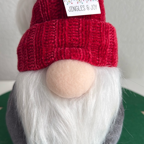 ❗️CUTE WINTER HOLIDAY CHRISTMAS RED BEANIE HAT GNOME - Picture 2 of 5